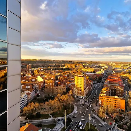 Piso 21 Vistas 360º Parking Gratis * バリャドリド